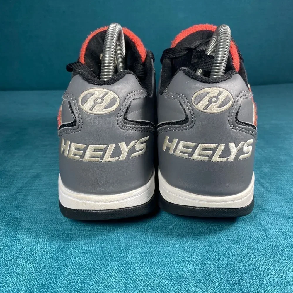 Size 7 - Men’s Heelys gray shoes